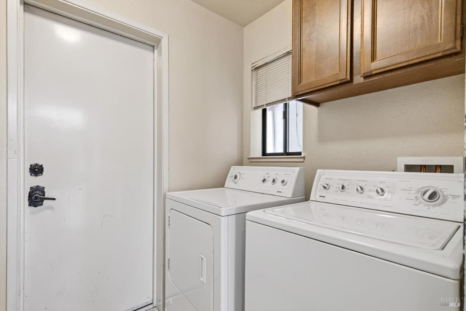 Detail Gallery Image 25 of 29 For 879 Oxford Way, Benicia,  CA 94510 - 4 Beds | 2 Baths