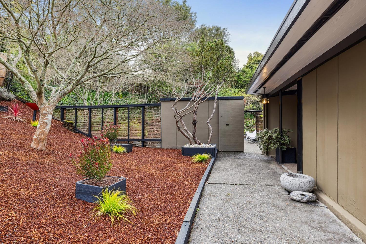 Detail Gallery Image 12 of 58 For 18 Laverne Ave, Mill Valley,  CA 94941 - 4 Beds | 3 Baths