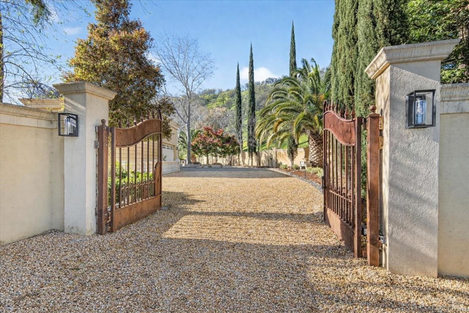 Detail Gallery Image 10 of 68 For 3467 Blue Mountain Dr, Fairfield,  CA 94534 - 2 Beds | 2 Baths