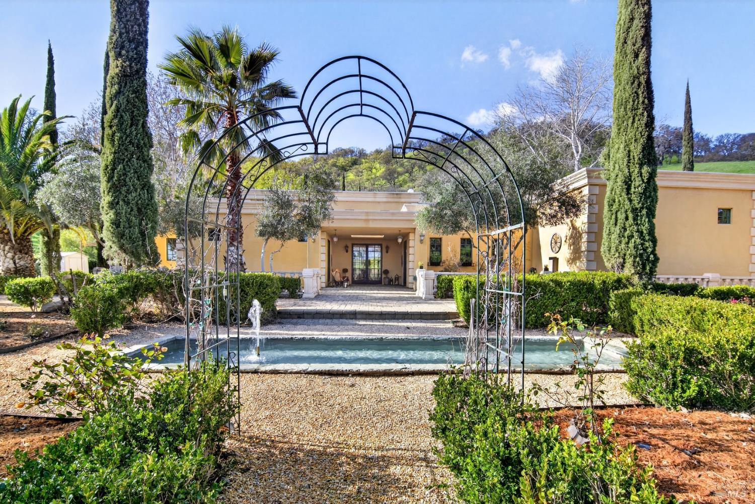 Detail Gallery Image 4 of 68 For 3467 Blue Mountain Dr, Fairfield,  CA 94534 - 2 Beds | 2 Baths