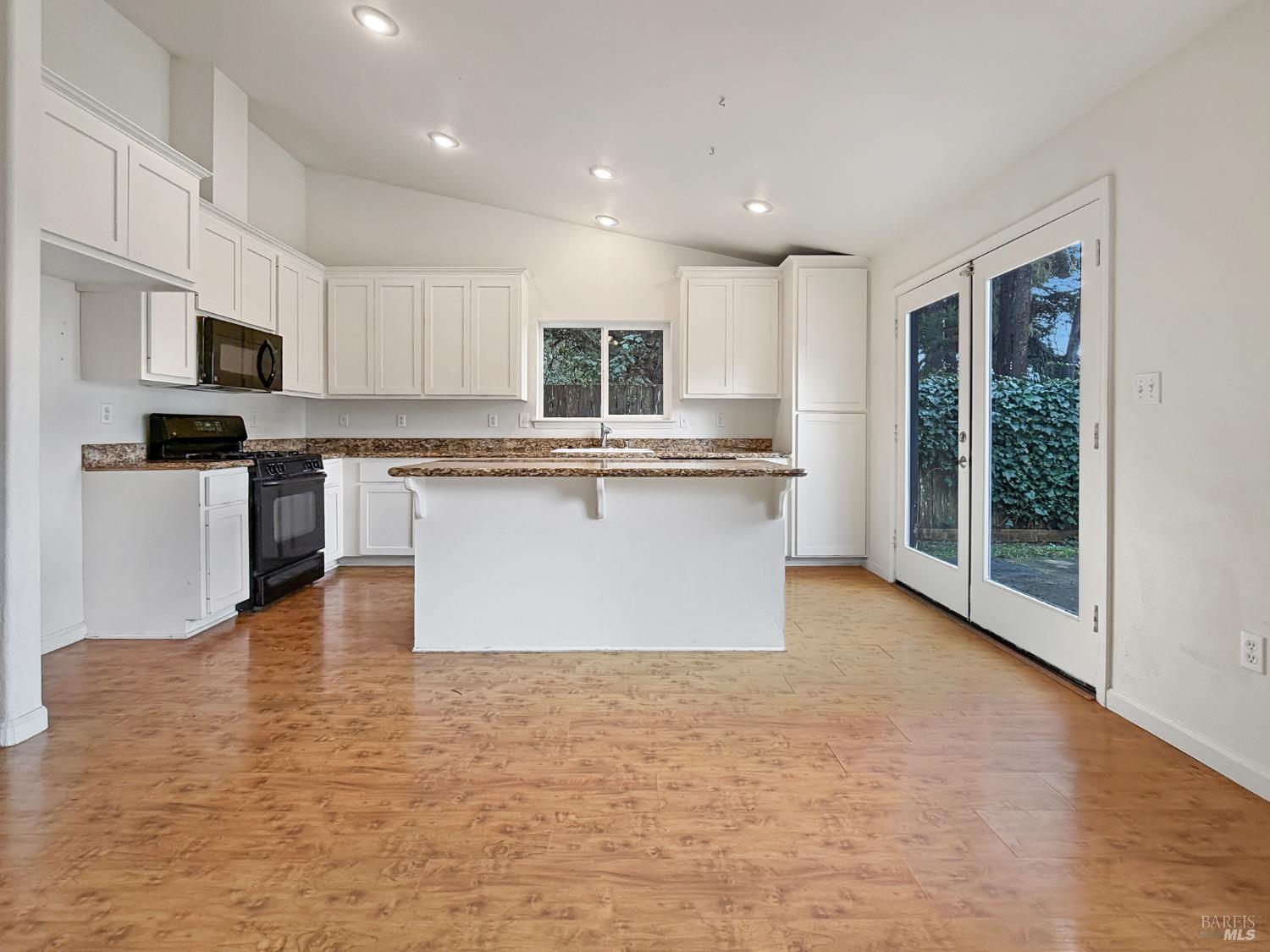 Detail Gallery Image 12 of 35 For 227 Hocker Ln, Fort Bragg,  CA 95437 - 2 Beds | 2 Baths