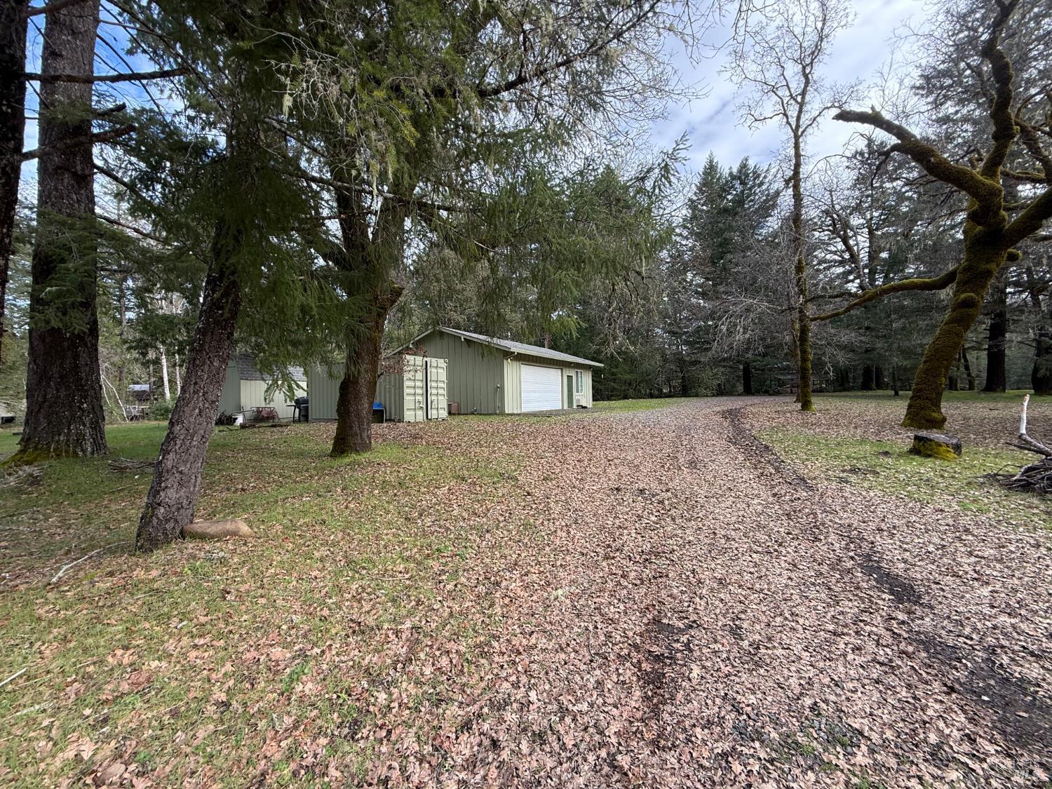 Detail Gallery Image 13 of 34 For 44050 Briggs Ln, Laytonville,  CA 95454 - – Beds | – Baths