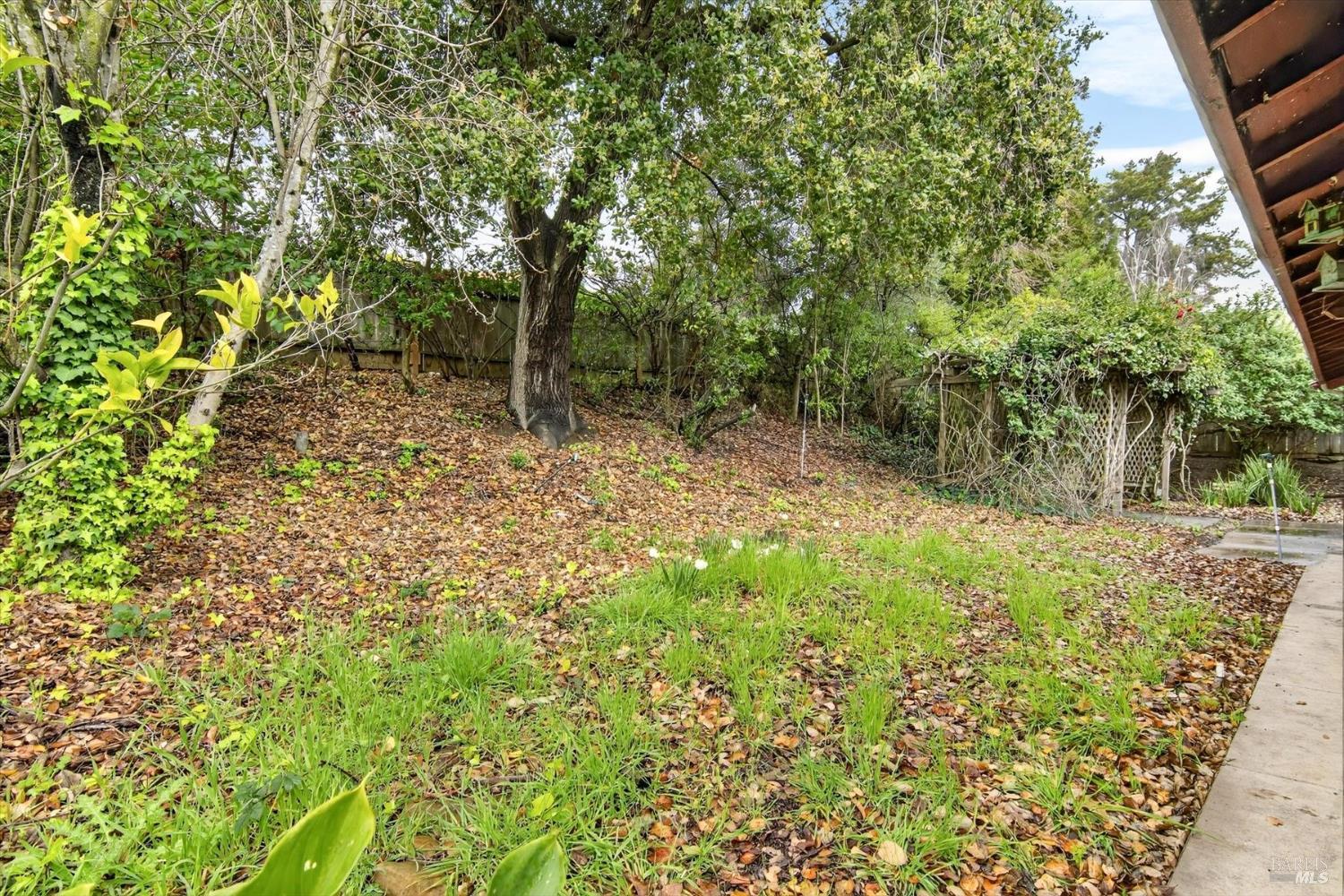 Detail Gallery Image 28 of 29 For 879 Oxford Way, Benicia,  CA 94510 - 4 Beds | 2 Baths