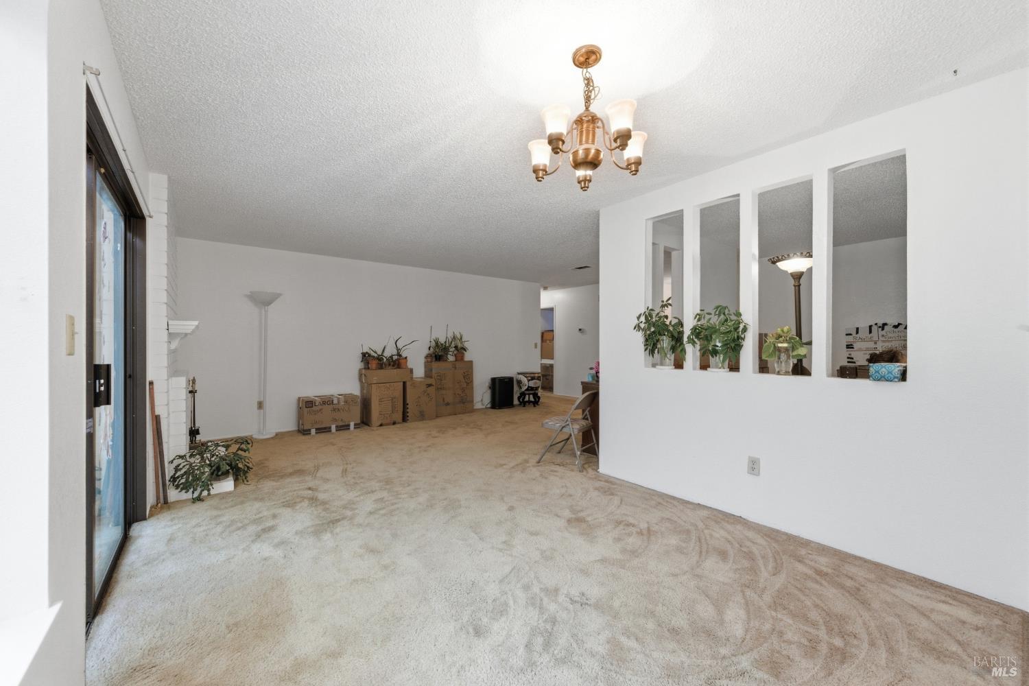 Detail Gallery Image 11 of 26 For 278 Cadloni Ln, Vallejo,  CA 94591 - 3 Beds | 2 Baths