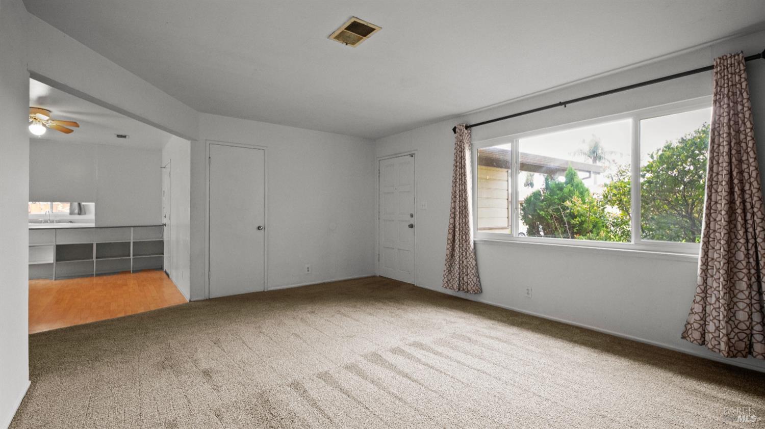 Detail Gallery Image 8 of 26 For 1318 Taft St, Fairfield,  CA 94533 - 3 Beds | 2 Baths