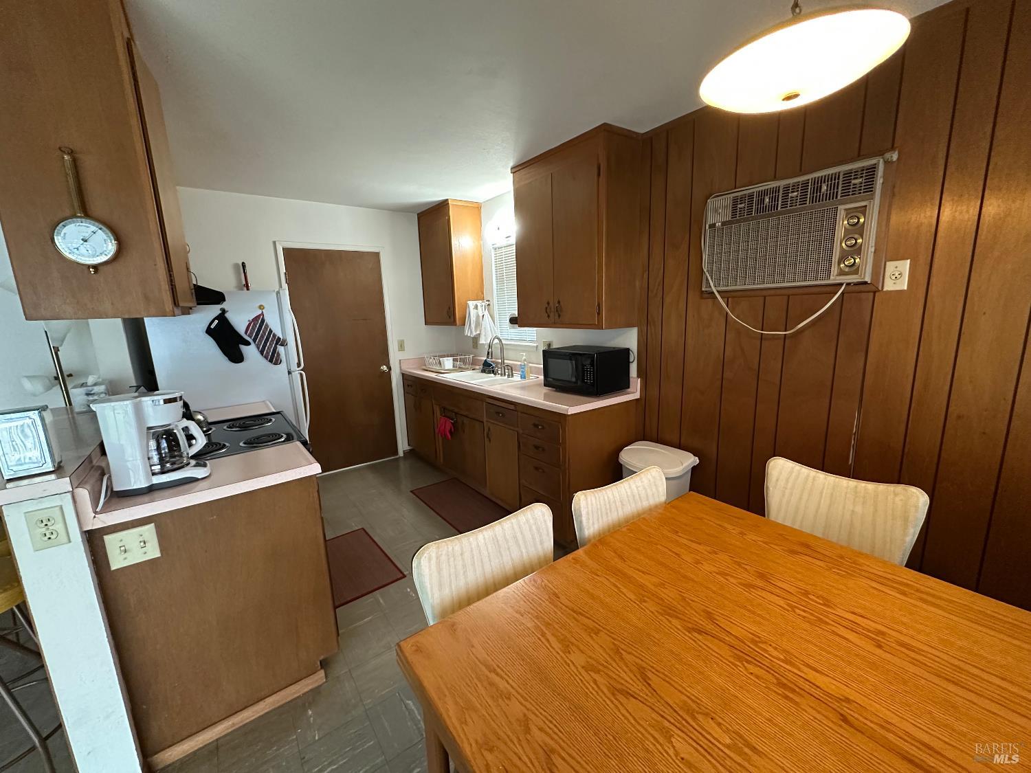 Detail Gallery Image 11 of 17 For 12724 Island Cir, Clearlake Oaks,  CA 95423 - 2 Beds | 1 Baths