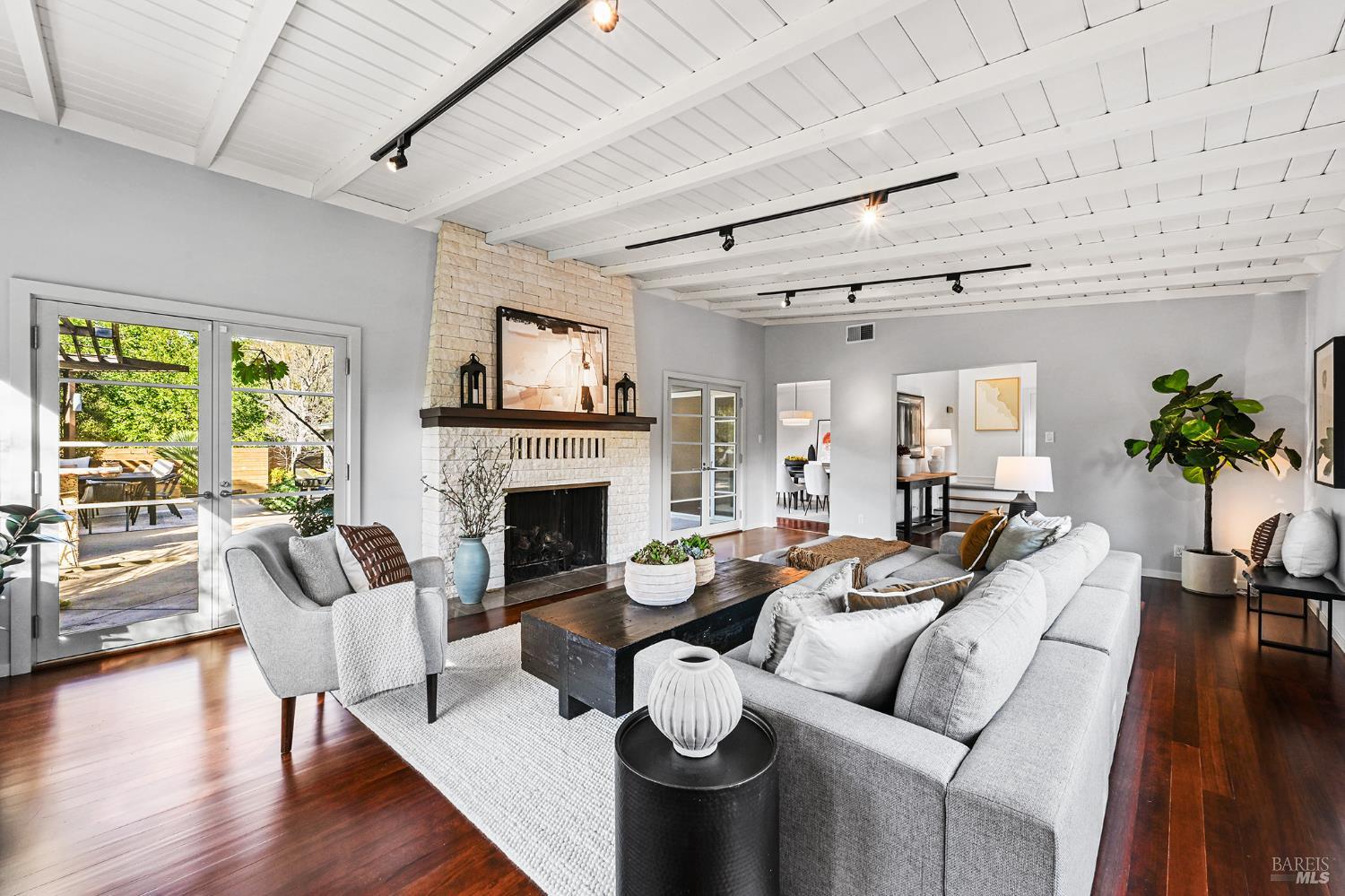 Detail Gallery Image 13 of 90 For 99 Fawn Dr, San Anselmo,  CA 94960 - 4 Beds | 4 Baths