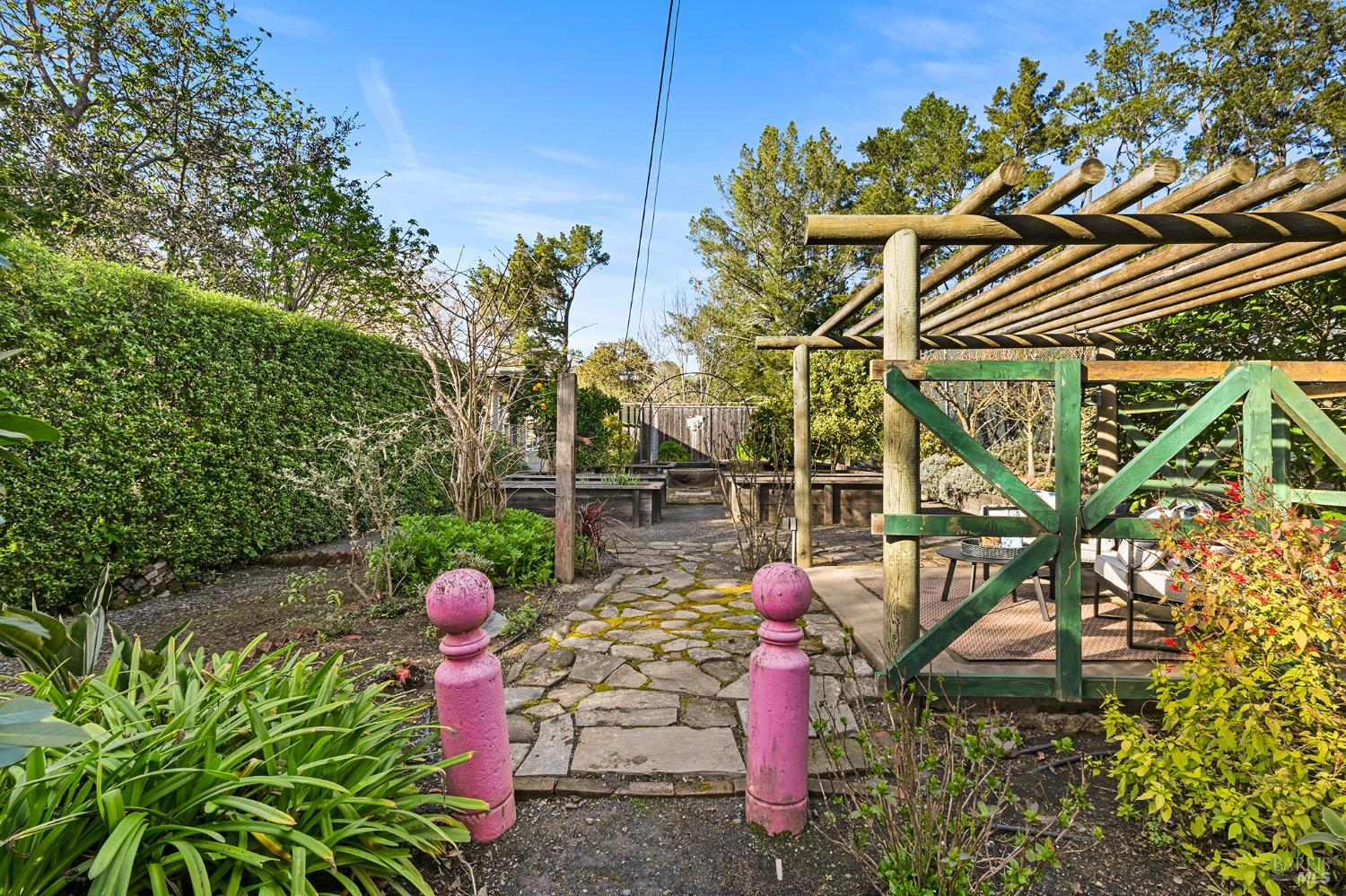 Detail Gallery Image 82 of 90 For 99 Fawn Dr, San Anselmo,  CA 94960 - 4 Beds | 4 Baths