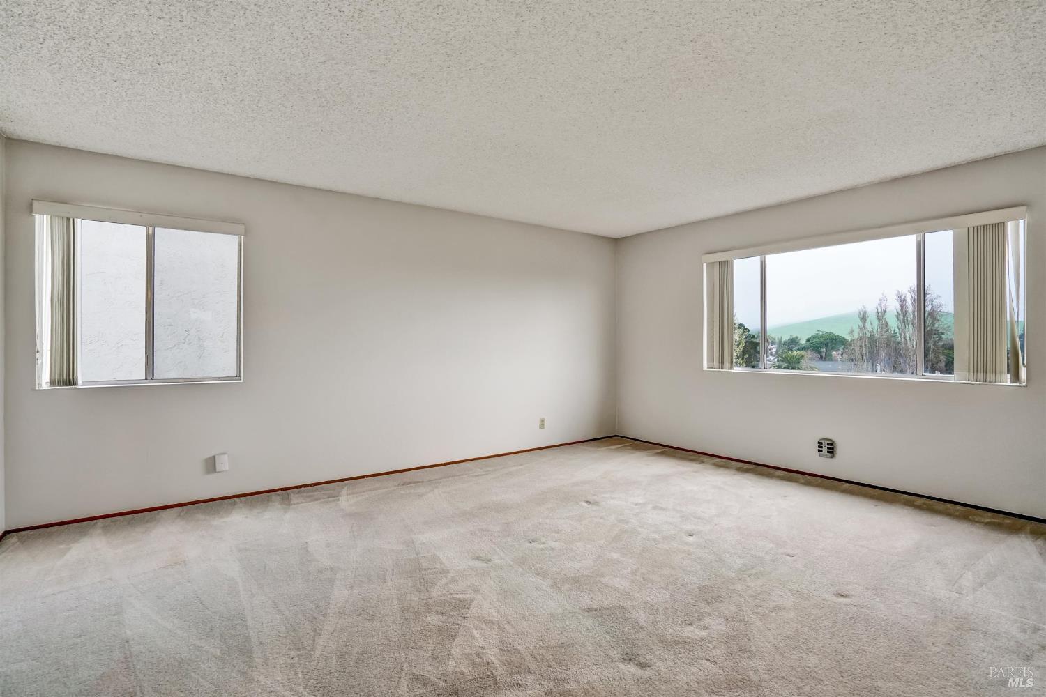 Detail Gallery Image 27 of 41 For 97 Carlisle Way, Benicia,  CA 94510 - 4 Beds | 3 Baths