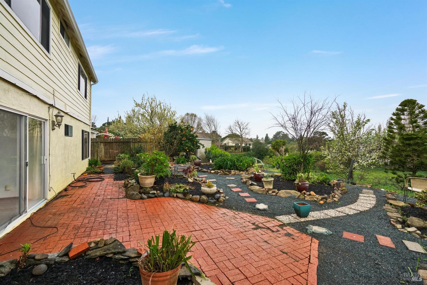 Detail Gallery Image 31 of 41 For 97 Carlisle Way, Benicia,  CA 94510 - 4 Beds | 3 Baths