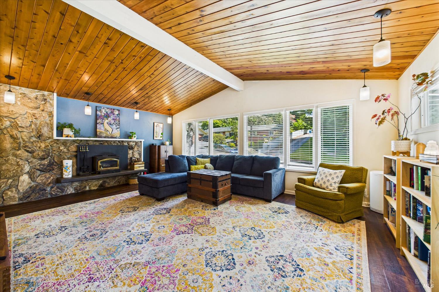 Detail Gallery Image 4 of 31 For 2305 Harris St, Eureka,  CA 95503 - 3 Beds | 2 Baths