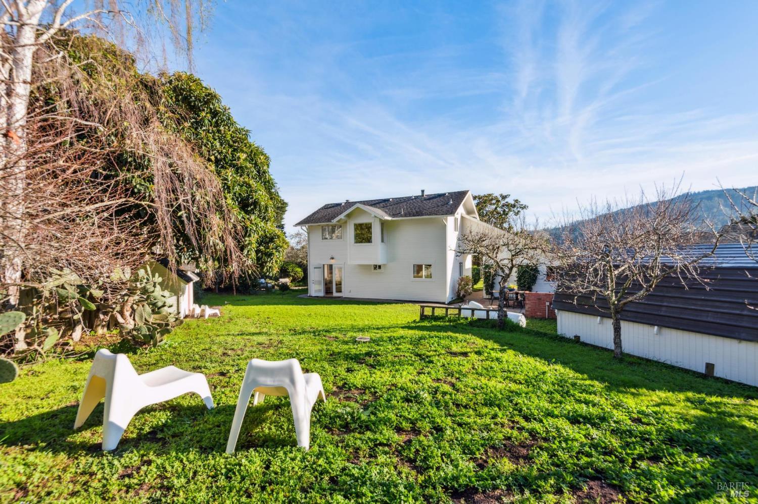 Detail Gallery Image 15 of 28 For 700 B St, Point Reyes Station,  CA 94956 - 3 Beds | 1/1 Baths