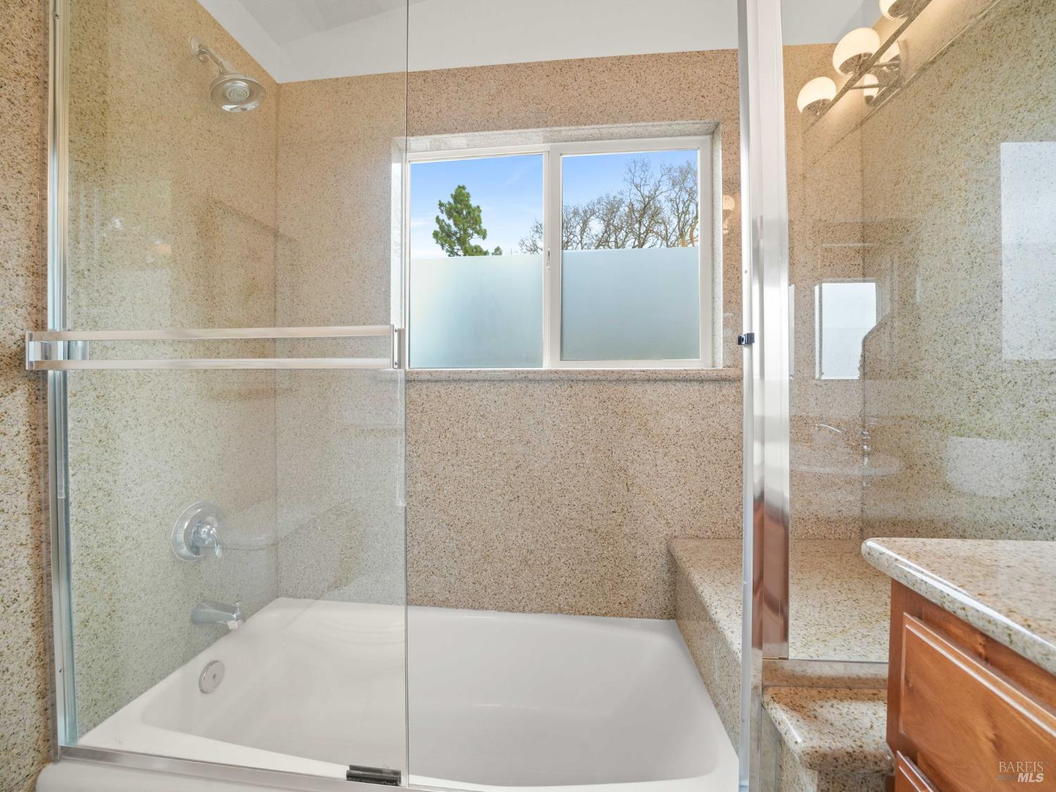 Detail Gallery Image 34 of 46 For 15 Cherry Hill Ln, Novato,  CA 94945 - 3 Beds | 2/1 Baths