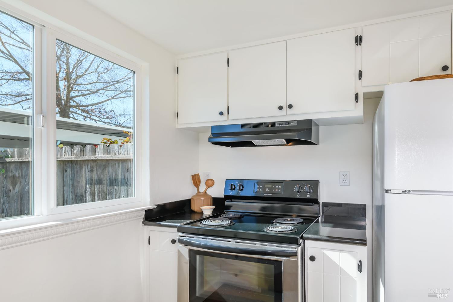 Detail Gallery Image 10 of 23 For 314 Capetown Ct, Novato,  CA 94947 - 3 Beds | 1/1 Baths