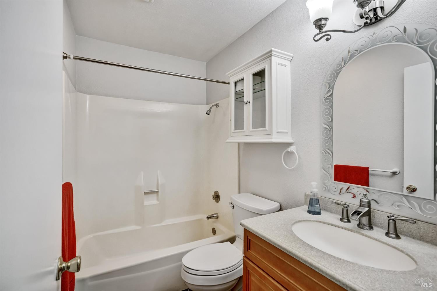 Detail Gallery Image 15 of 41 For 97 Carlisle Way, Benicia,  CA 94510 - 4 Beds | 3 Baths