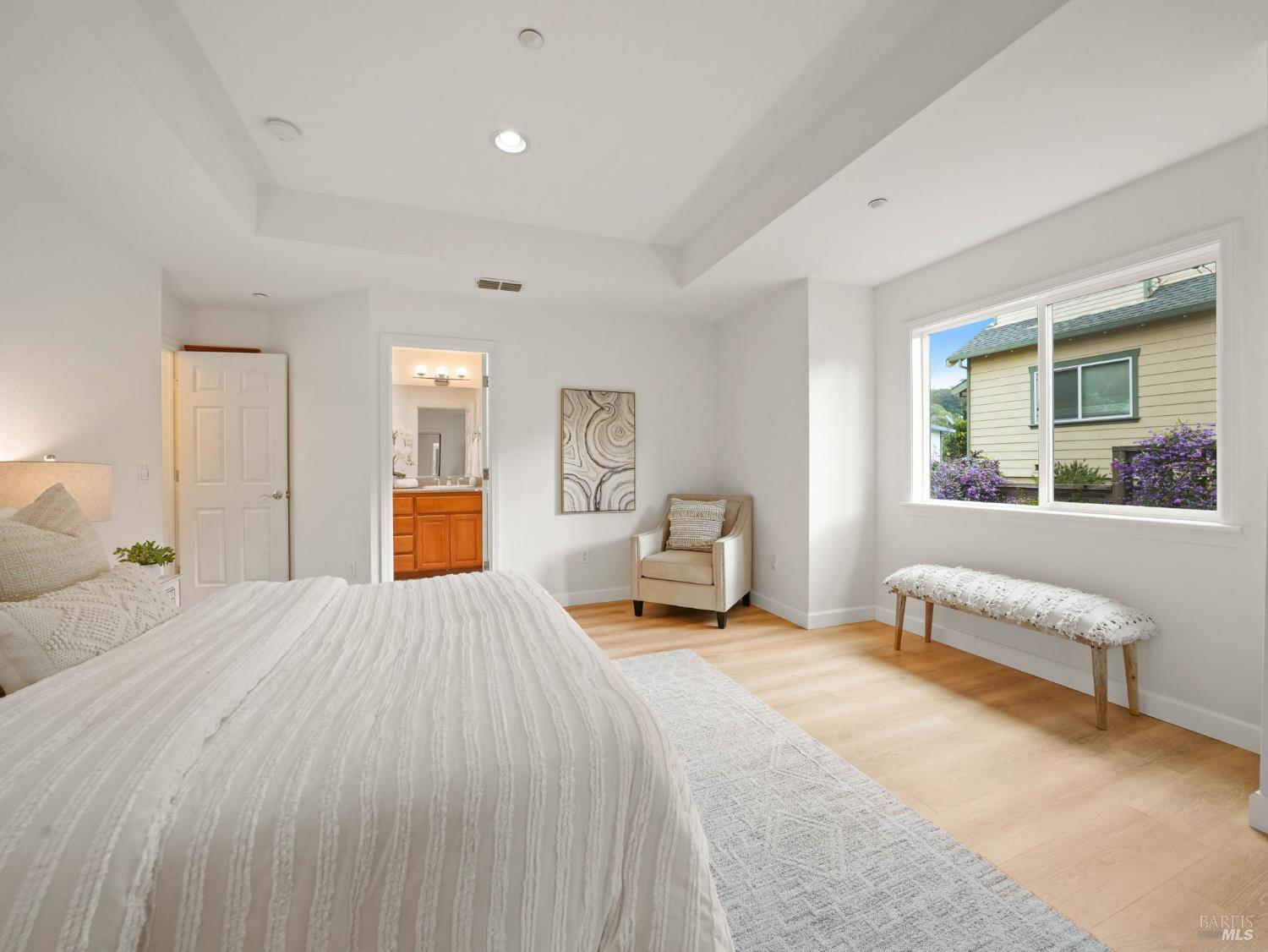 Detail Gallery Image 26 of 46 For 15 Cherry Hill Ln, Novato,  CA 94945 - 3 Beds | 2/1 Baths