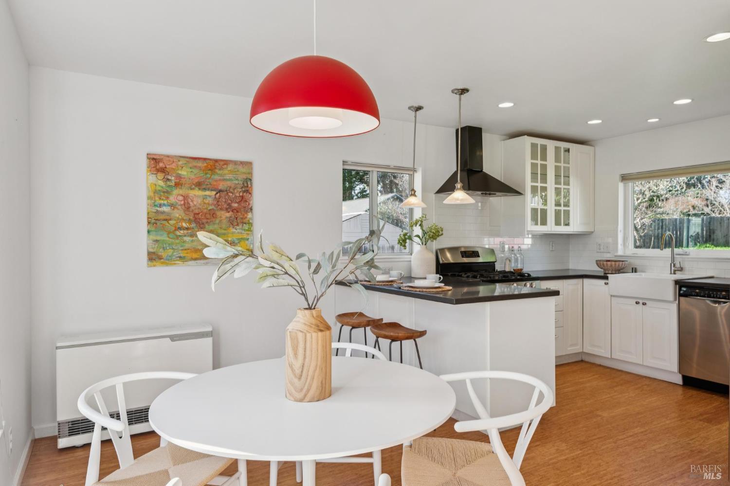 Detail Gallery Image 4 of 28 For 700 B St, Point Reyes Station,  CA 94956 - 3 Beds | 1/1 Baths