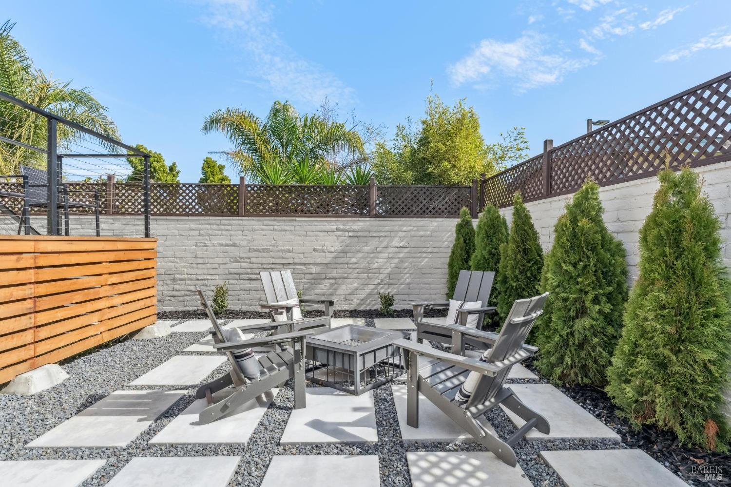 Detail Gallery Image 31 of 81 For 39 Strawberry Cir, Mill Valley,  CA 94941 - 4 Beds | 4 Baths