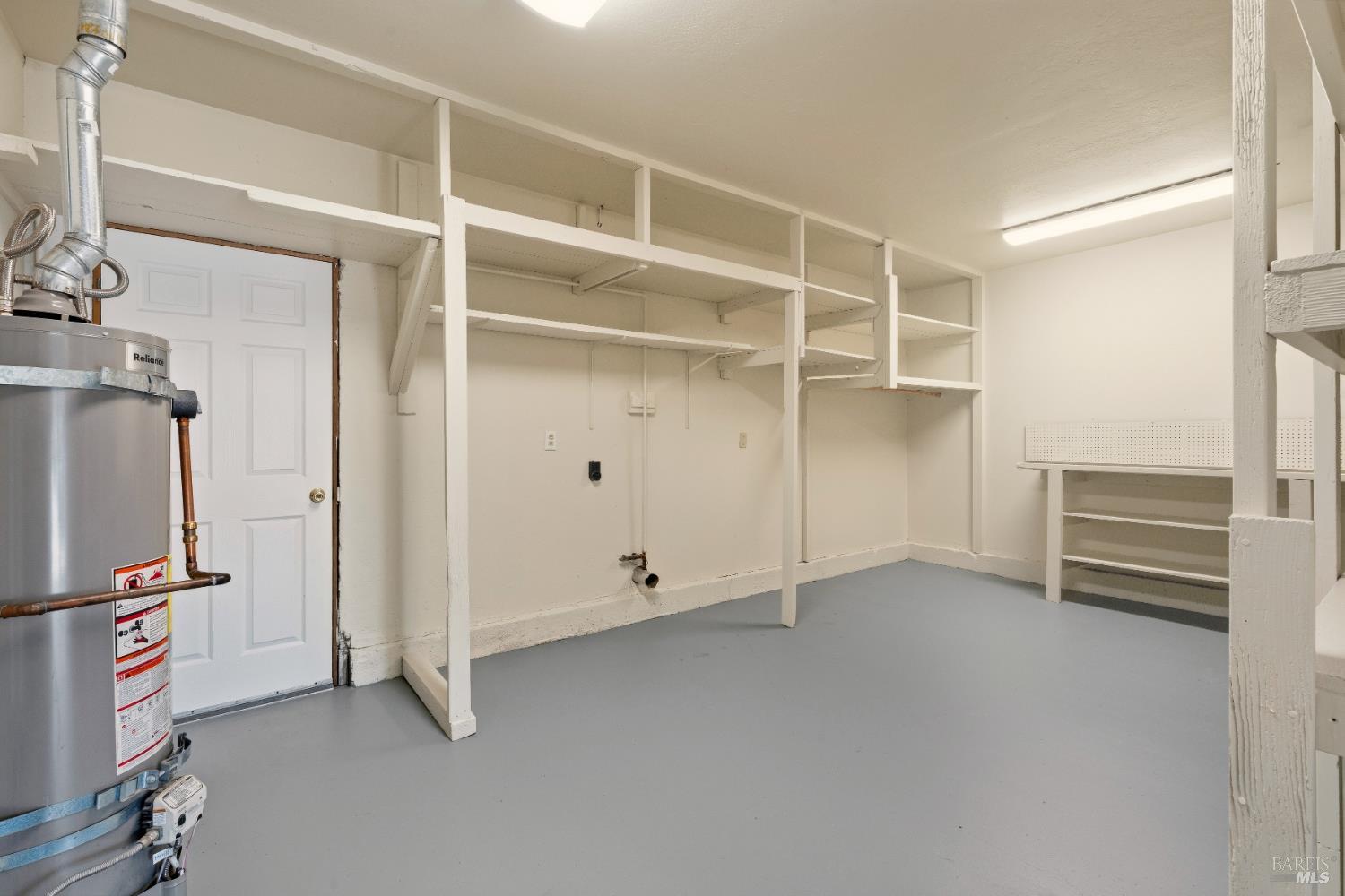 Detail Gallery Image 10 of 26 For 265 Oak Manor Dr, Ukiah,  CA 95482 - 3 Beds | 1/1 Baths