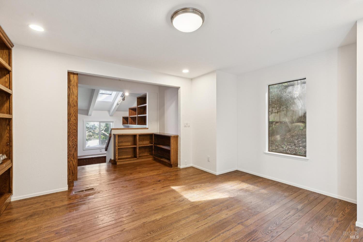 Detail Gallery Image 16 of 52 For 31 via Los Altos Unkn, Tiburon,  CA 94920 - 4 Beds | 3/1 Baths