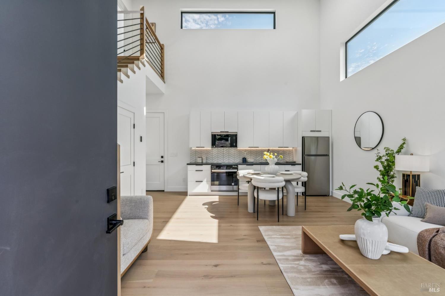 Detail Gallery Image 60 of 81 For 39 Strawberry Cir, Mill Valley,  CA 94941 - 4 Beds | 4 Baths