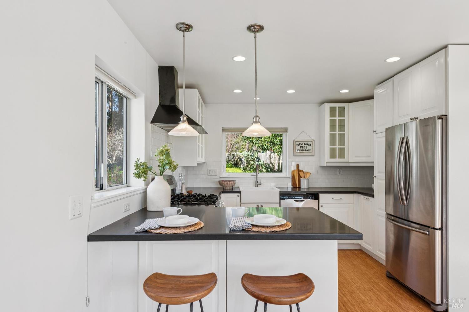 Detail Gallery Image 5 of 28 For 700 B St, Point Reyes Station,  CA 94956 - 3 Beds | 1/1 Baths