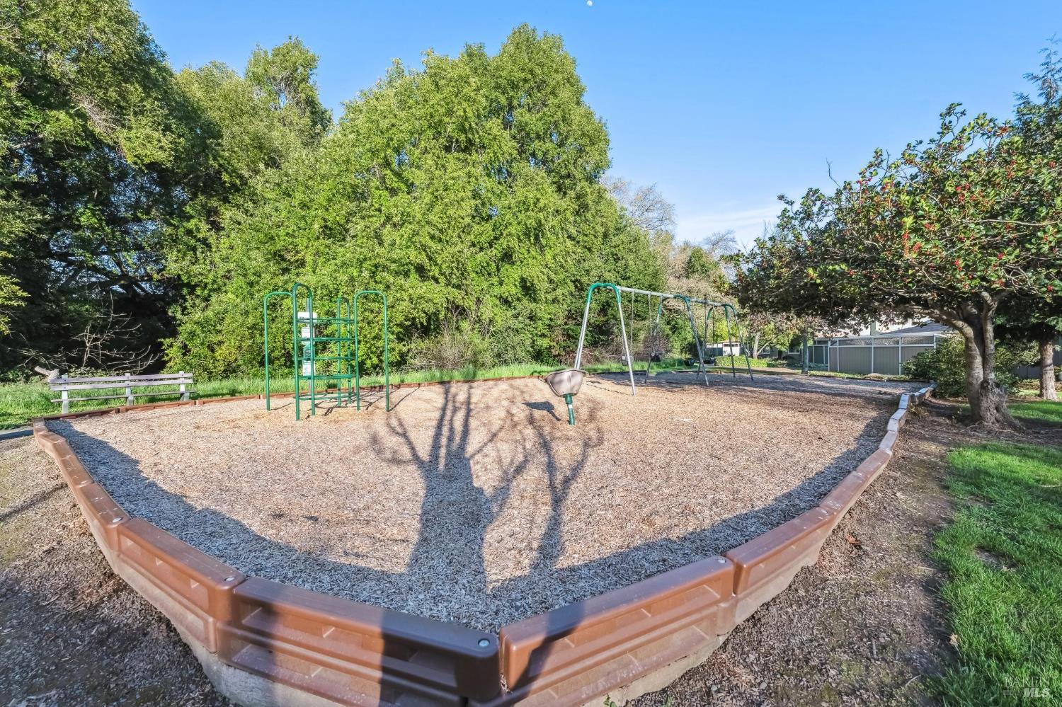 Detail Gallery Image 36 of 38 For 118 Oliva Ct #C,  Novato,  CA 94947 - 2 Beds | 1/1 Baths