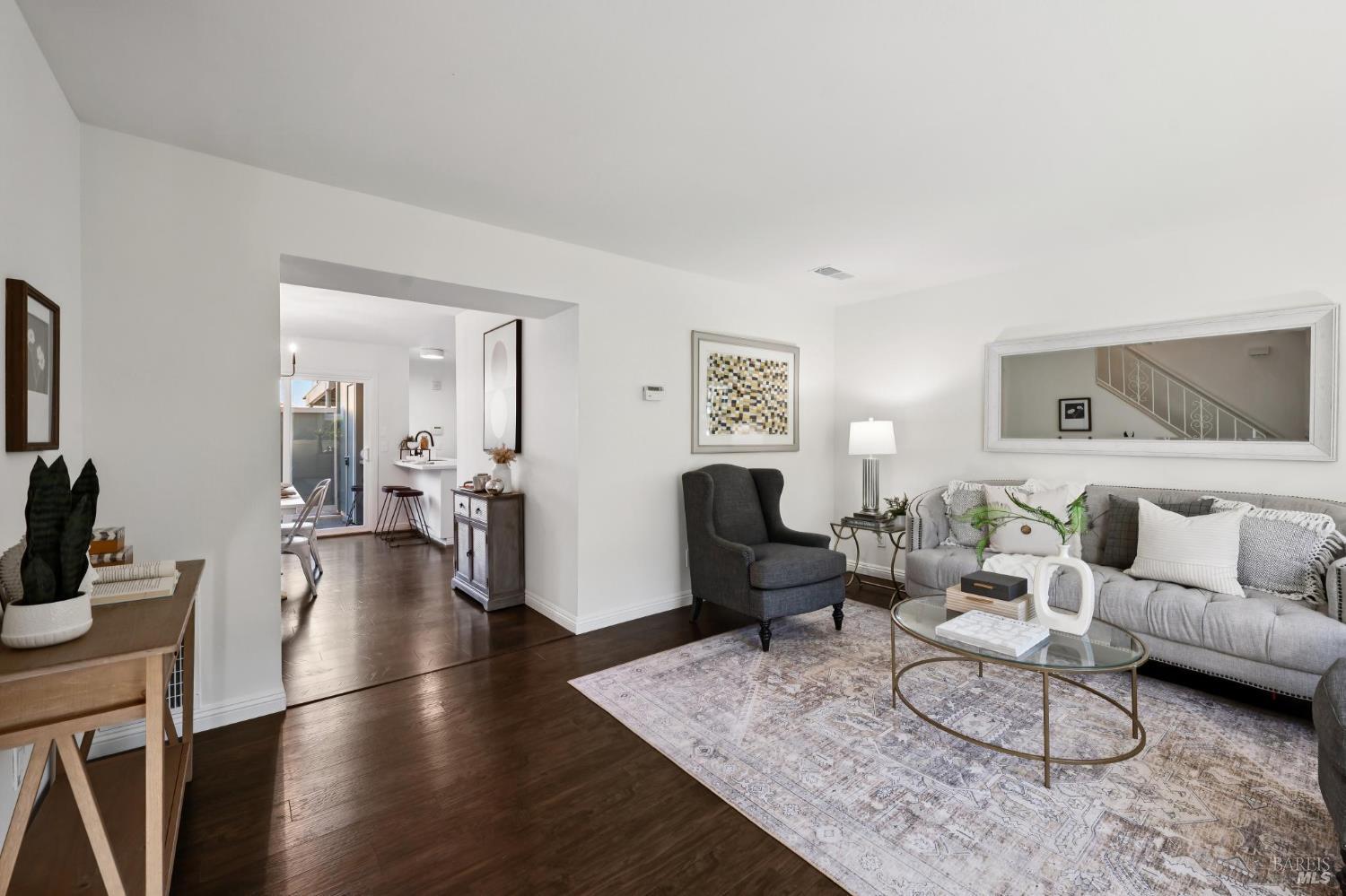 Detail Gallery Image 3 of 38 For 118 Oliva Ct #C,  Novato,  CA 94947 - 2 Beds | 1/1 Baths