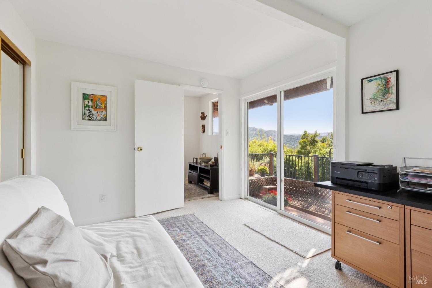 Detail Gallery Image 14 of 29 For 569 Sequoia Dr, San Anselmo,  CA 94960 - 2 Beds | 1 Baths