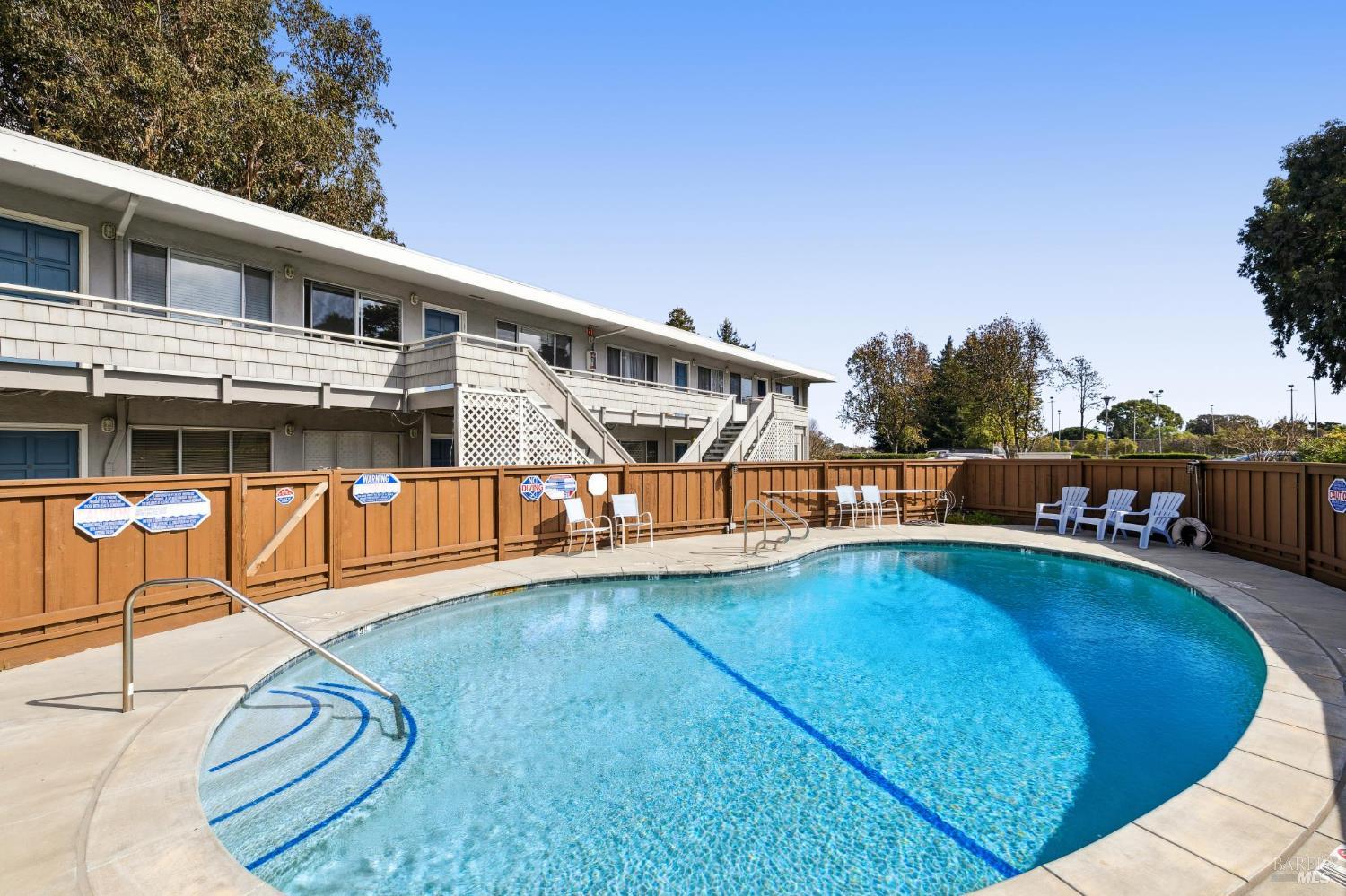 Detail Gallery Image 31 of 31 For 61 Pixley Ave #2,  Corte Madera,  CA 94925 - 2 Beds | 1 Baths