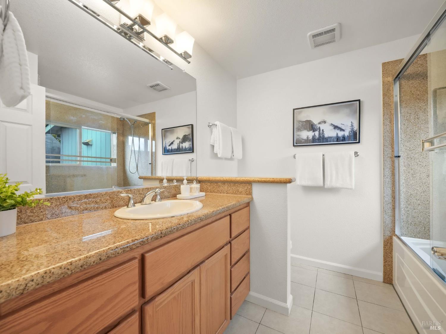 Detail Gallery Image 18 of 27 For 16 Cherry Hill Ln, Novato,  CA 94945 - 2 Beds | 2 Baths