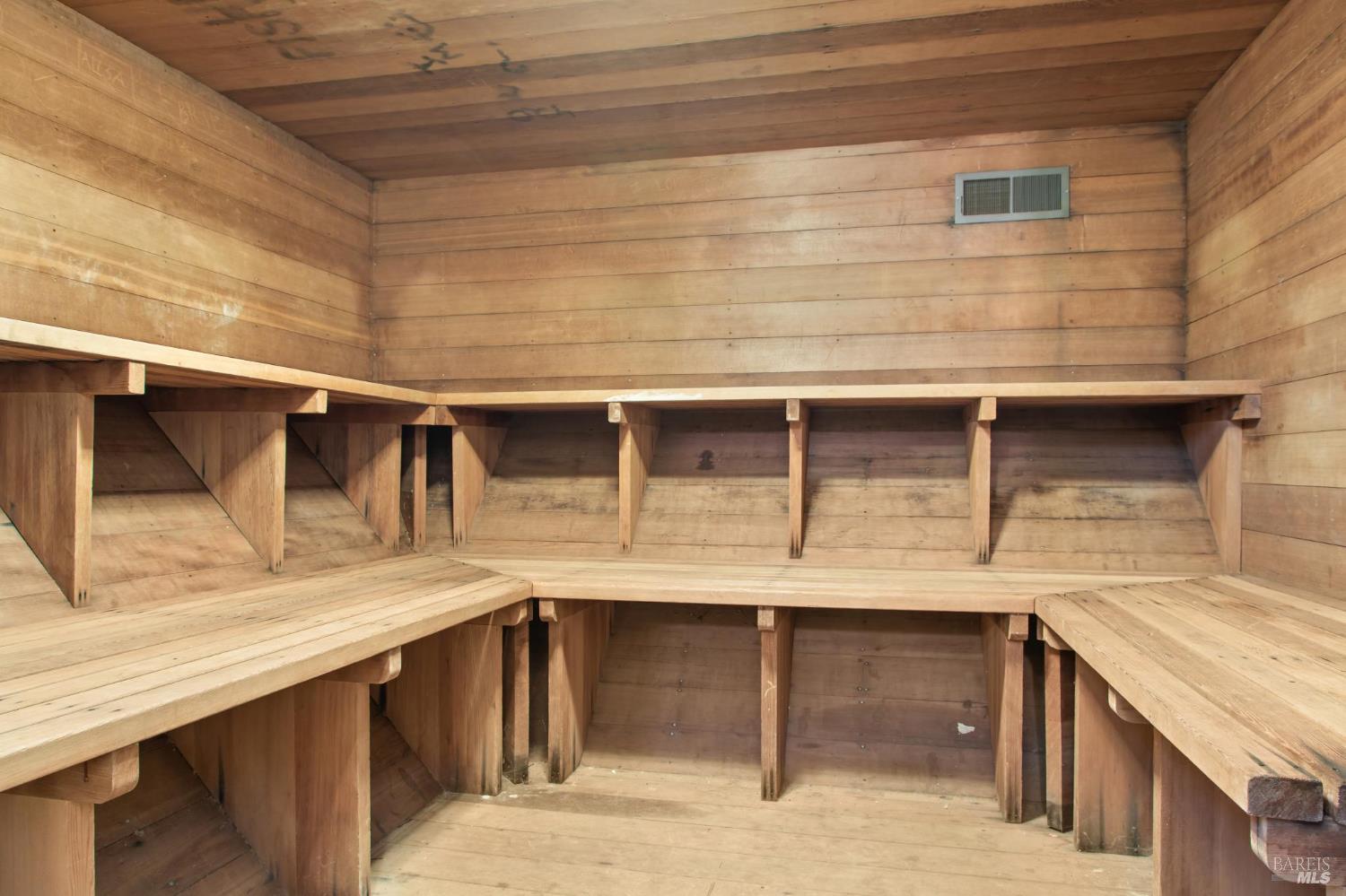 Detail Gallery Image 22 of 25 For 952 Lea Dr, San Rafael,  CA 94903 - 1 Beds | 1 Baths