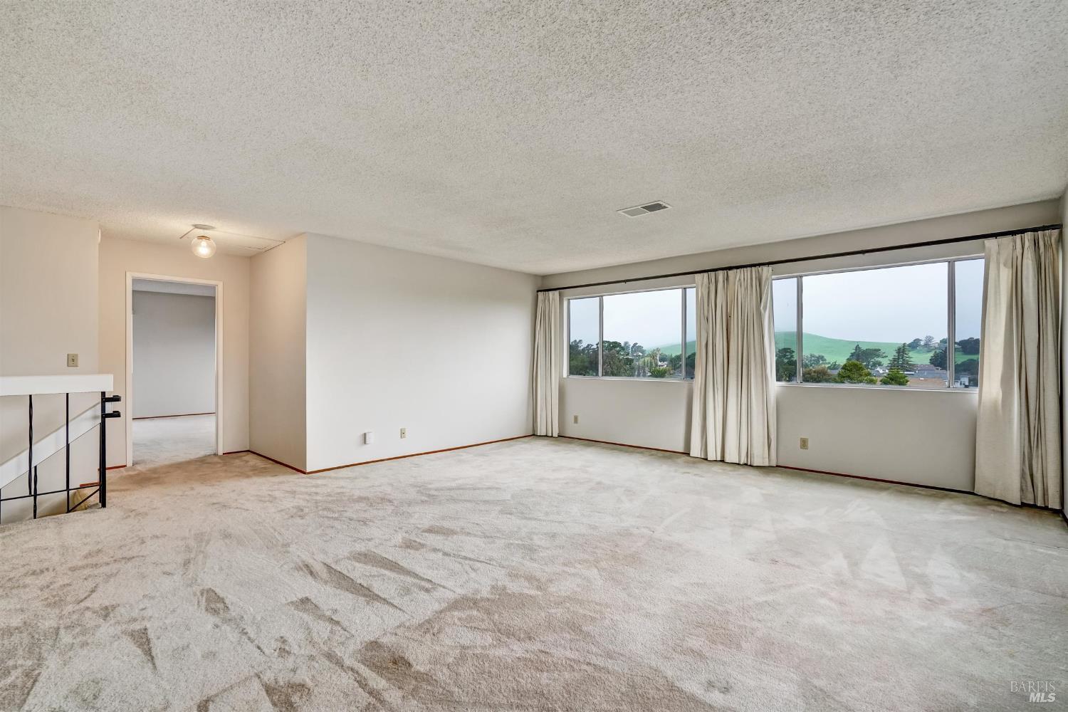 Detail Gallery Image 26 of 41 For 97 Carlisle Way, Benicia,  CA 94510 - 4 Beds | 3 Baths