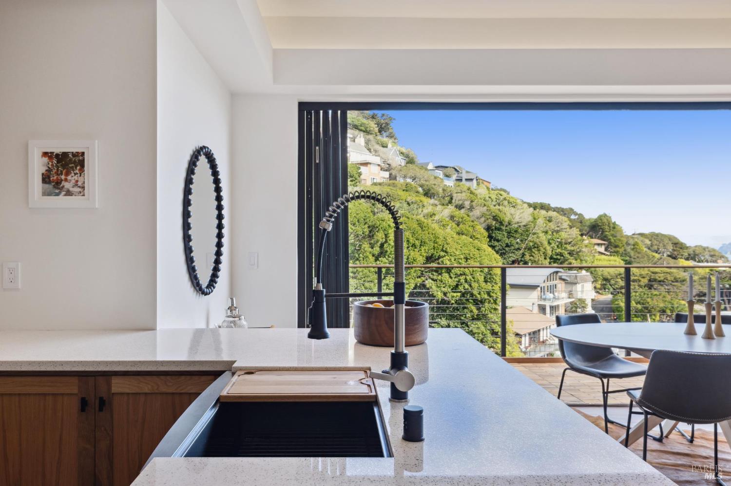 Detail Gallery Image 10 of 37 For 448 Sausalito Blvd, Sausalito,  CA 94965 - 2 Beds | 2 Baths