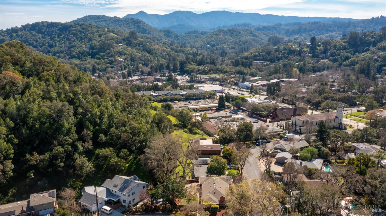 Detail Gallery Image 49 of 51 For 118 Marinda Dr, Fairfax,  CA 94930 - 3 Beds | 2 Baths