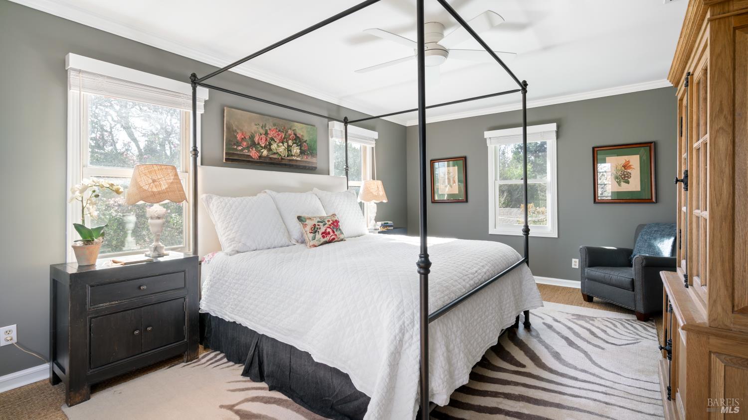 Detail Gallery Image 18 of 30 For 699 Grove St, Healdsburg,  CA 95448 - 4 Beds | 3 Baths