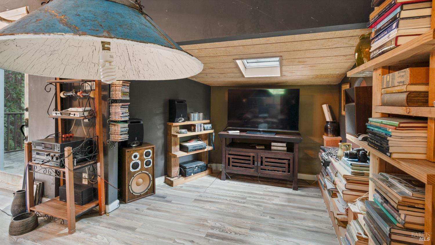 Detail Gallery Image 16 of 90 For 7456 Sir Francis Drake Blvd, Lagunitas,  CA 94938 - 4 Beds | 5 Baths