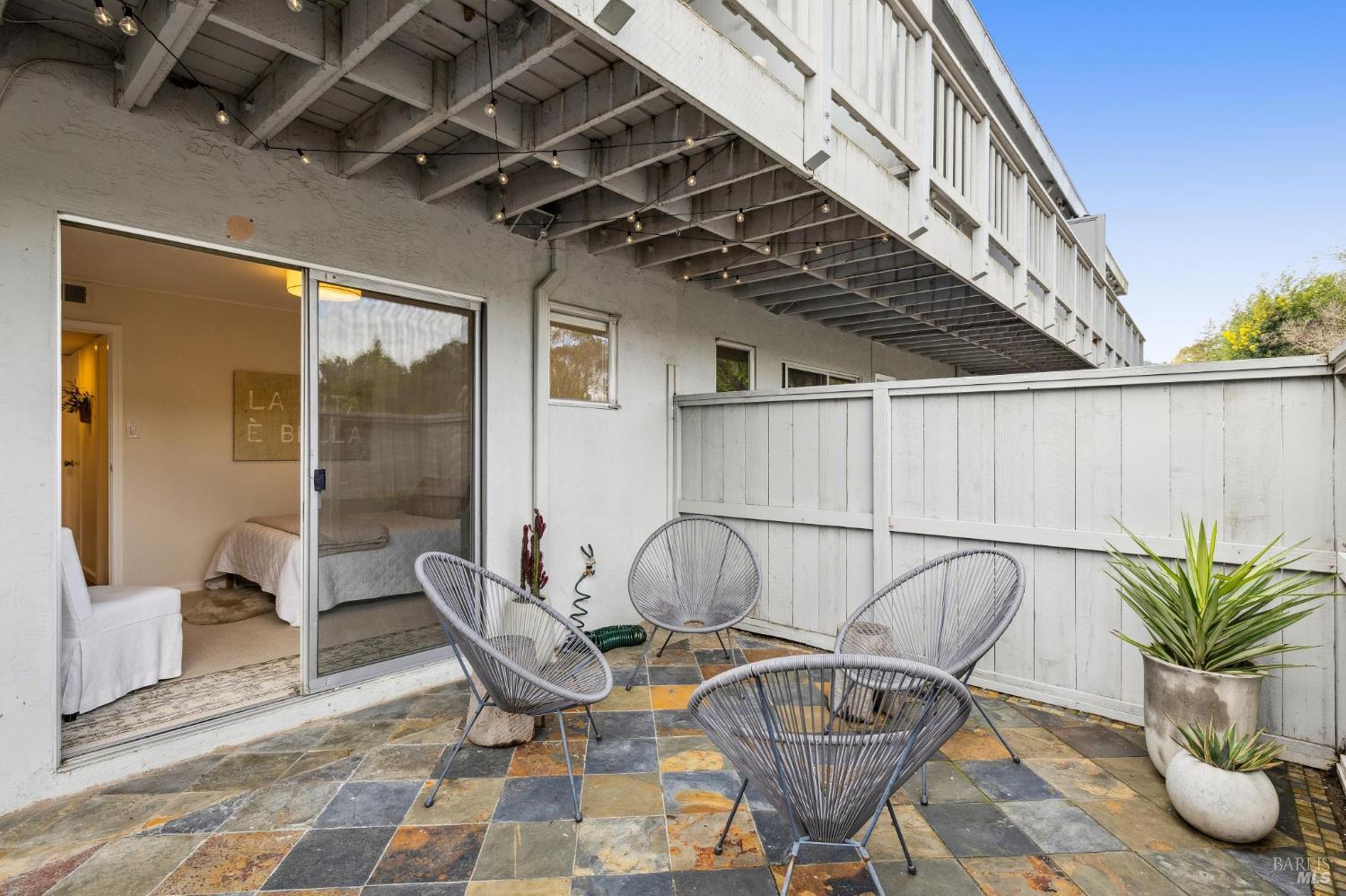Detail Gallery Image 19 of 31 For 61 Pixley Ave #2,  Corte Madera,  CA 94925 - 2 Beds | 1 Baths