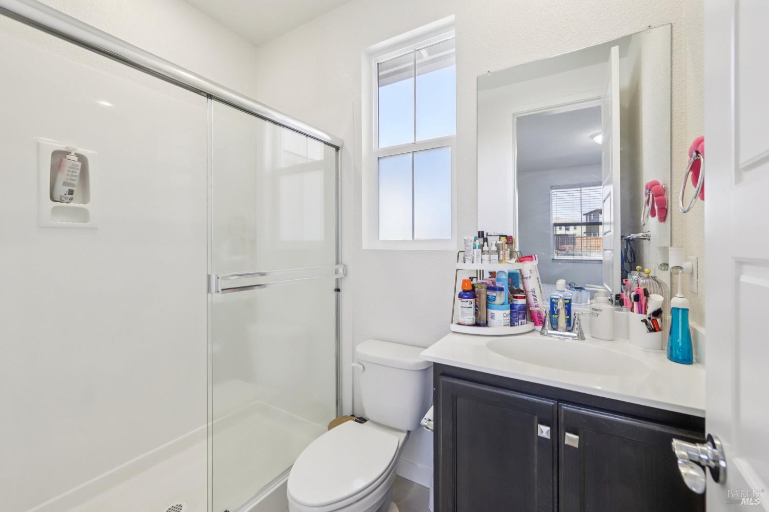 Detail Gallery Image 19 of 54 For 2464 Lake Club Dr, Fairfield,  CA 94533 - 4 Beds | 3/1 Baths