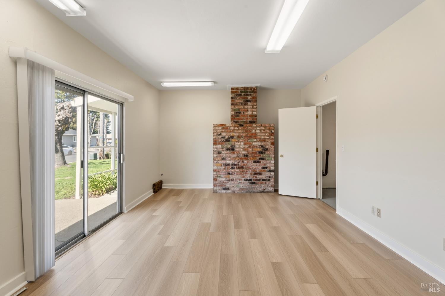 Detail Gallery Image 19 of 26 For 265 Oak Manor Dr, Ukiah,  CA 95482 - 3 Beds | 1/1 Baths