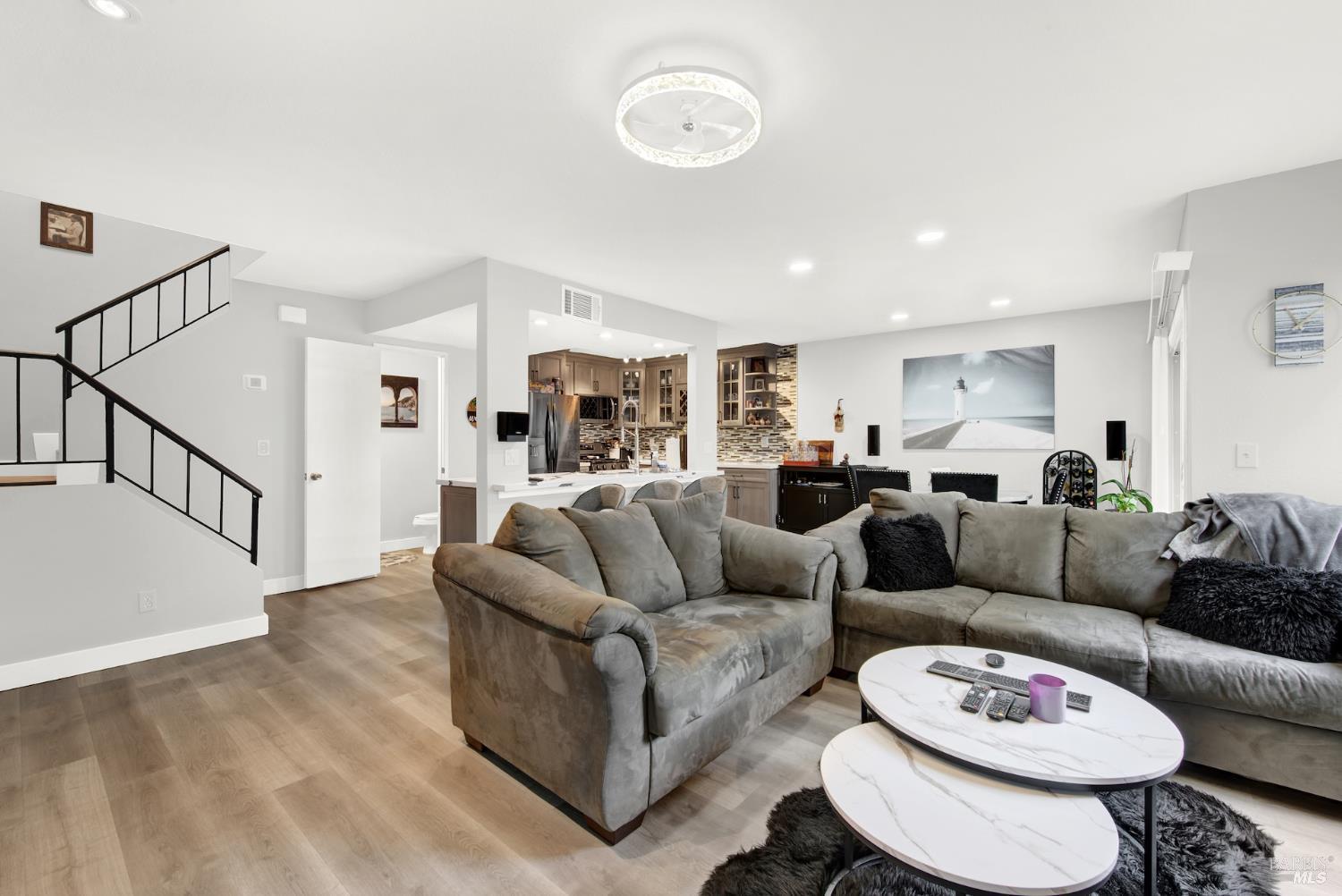 Detail Gallery Image 7 of 30 For 216 Apollo Unkn #7,  Hercules,  CA 94547 - 2 Beds | 1/1 Baths