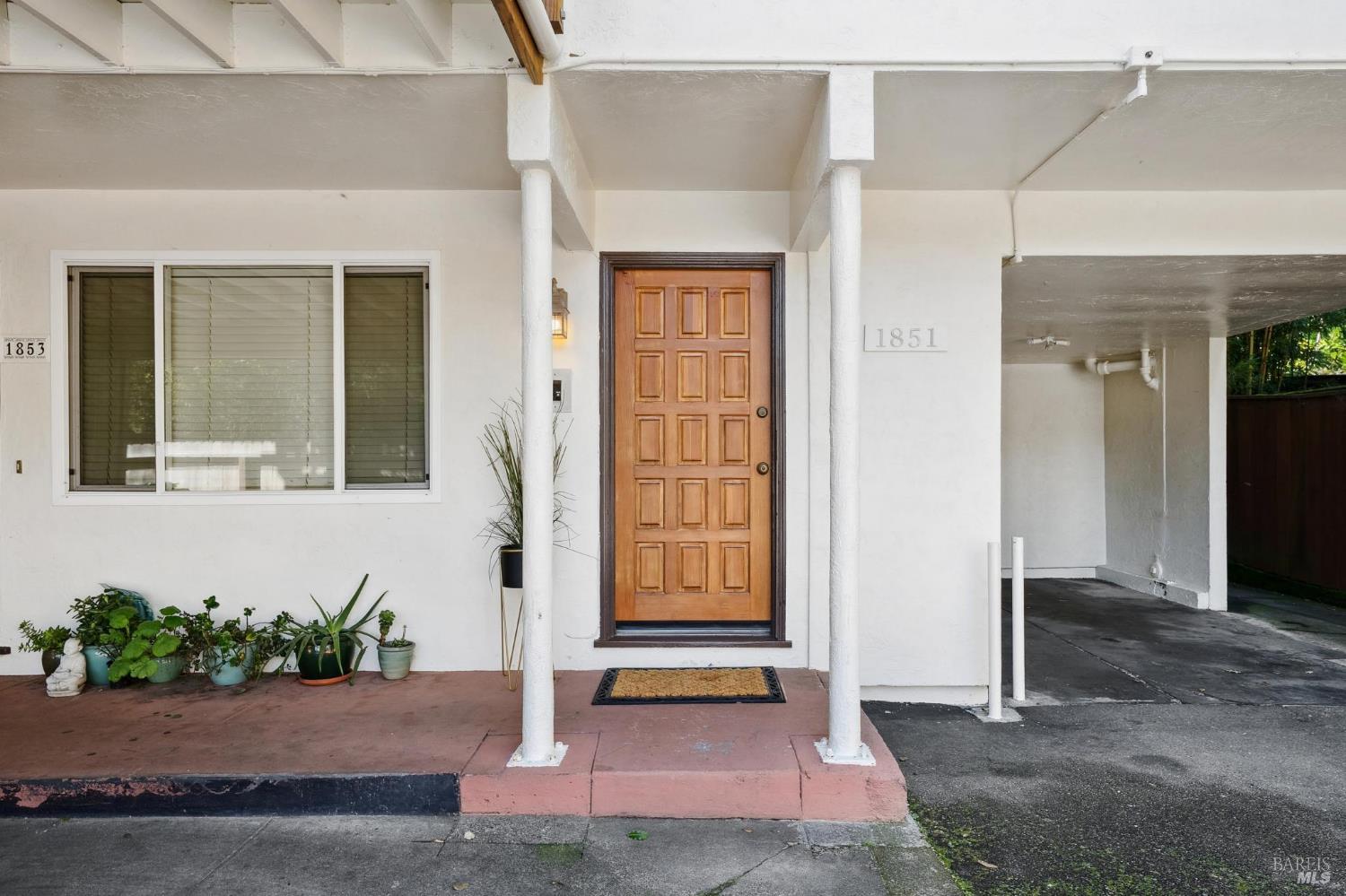 Detail Gallery Image 3 of 26 For 1851 5th Ave, San Rafael,  CA 94901 - 3 Beds | 2 Baths