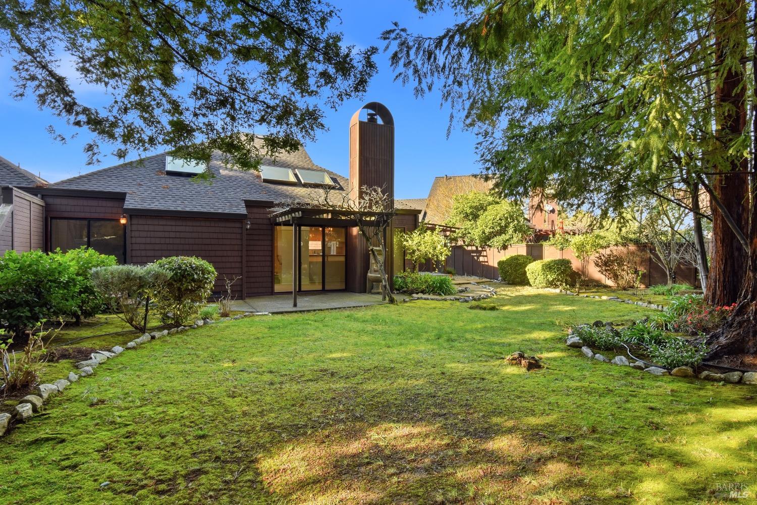 Detail Gallery Image 3 of 28 For 1320 North St #7,  Santa Rosa,  CA 95404 - 2 Beds | 2 Baths