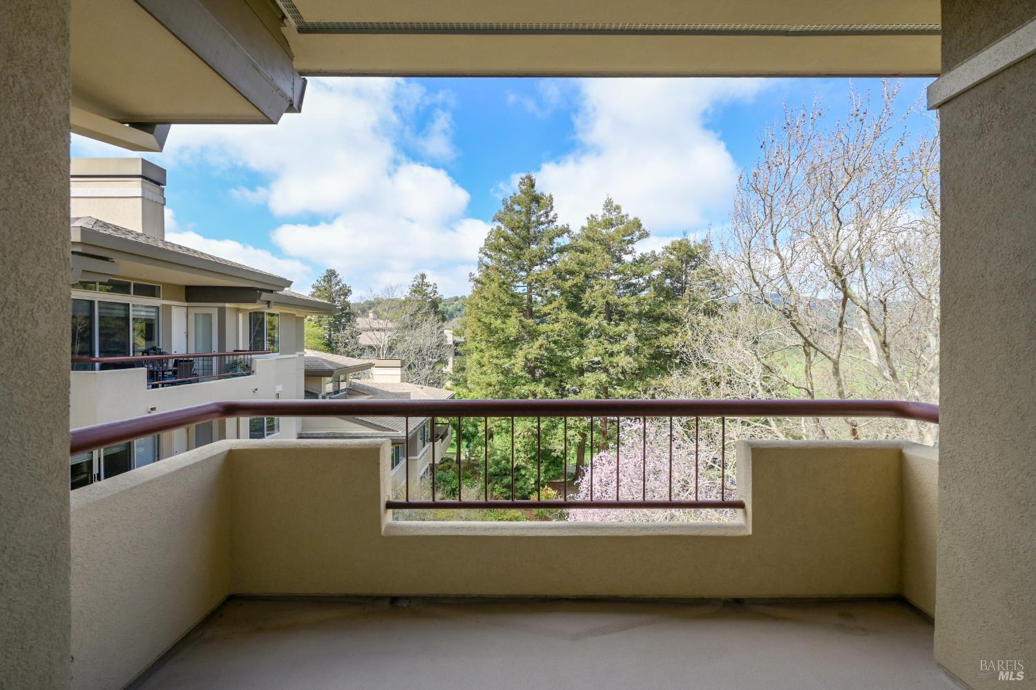 Detail Gallery Image 7 of 18 For 600 Deer Valley Rd 3e,  San Rafael,  CA 94903 - 1 Beds | 1 Baths