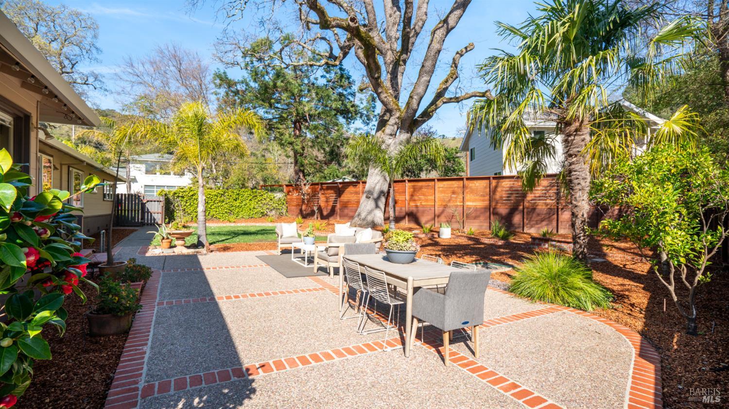 Detail Gallery Image 36 of 51 For 118 Marinda Dr, Fairfax,  CA 94930 - 3 Beds | 2 Baths