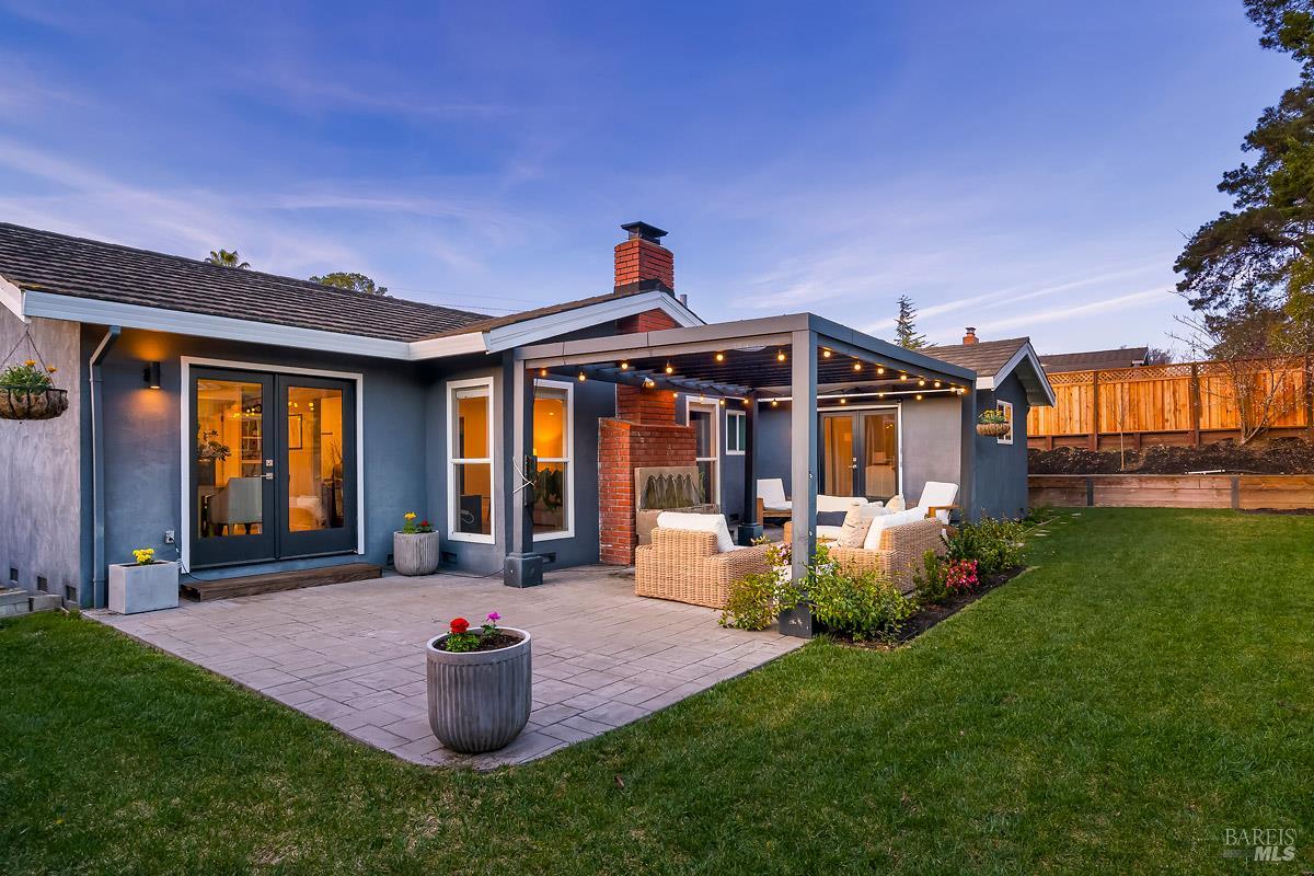 Detail Gallery Image 19 of 25 For 232 San Carlos Way, Novato,  CA 94945 - 4 Beds | 2 Baths