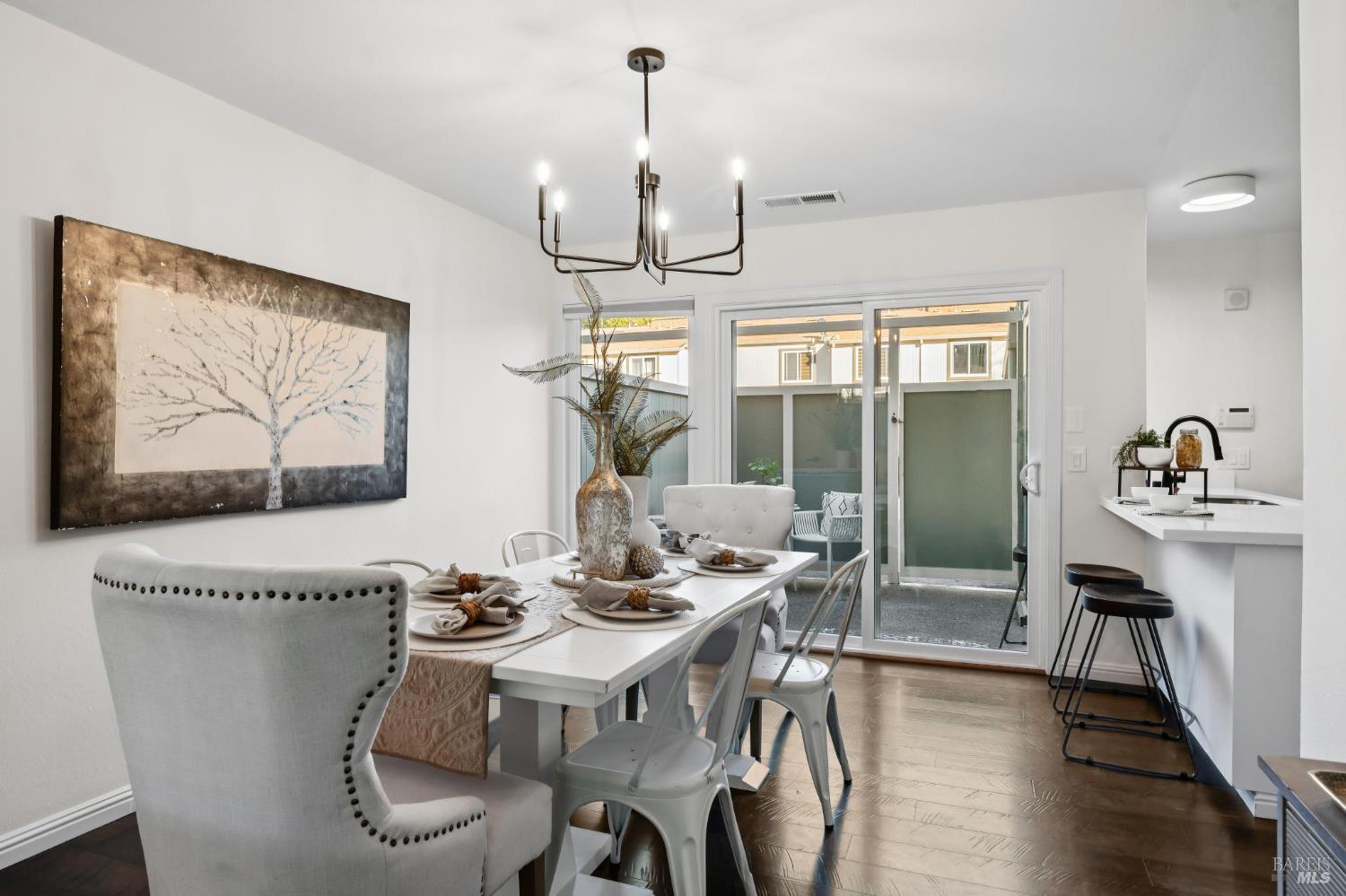 Detail Gallery Image 14 of 38 For 118 Oliva Ct #C,  Novato,  CA 94947 - 2 Beds | 1/1 Baths