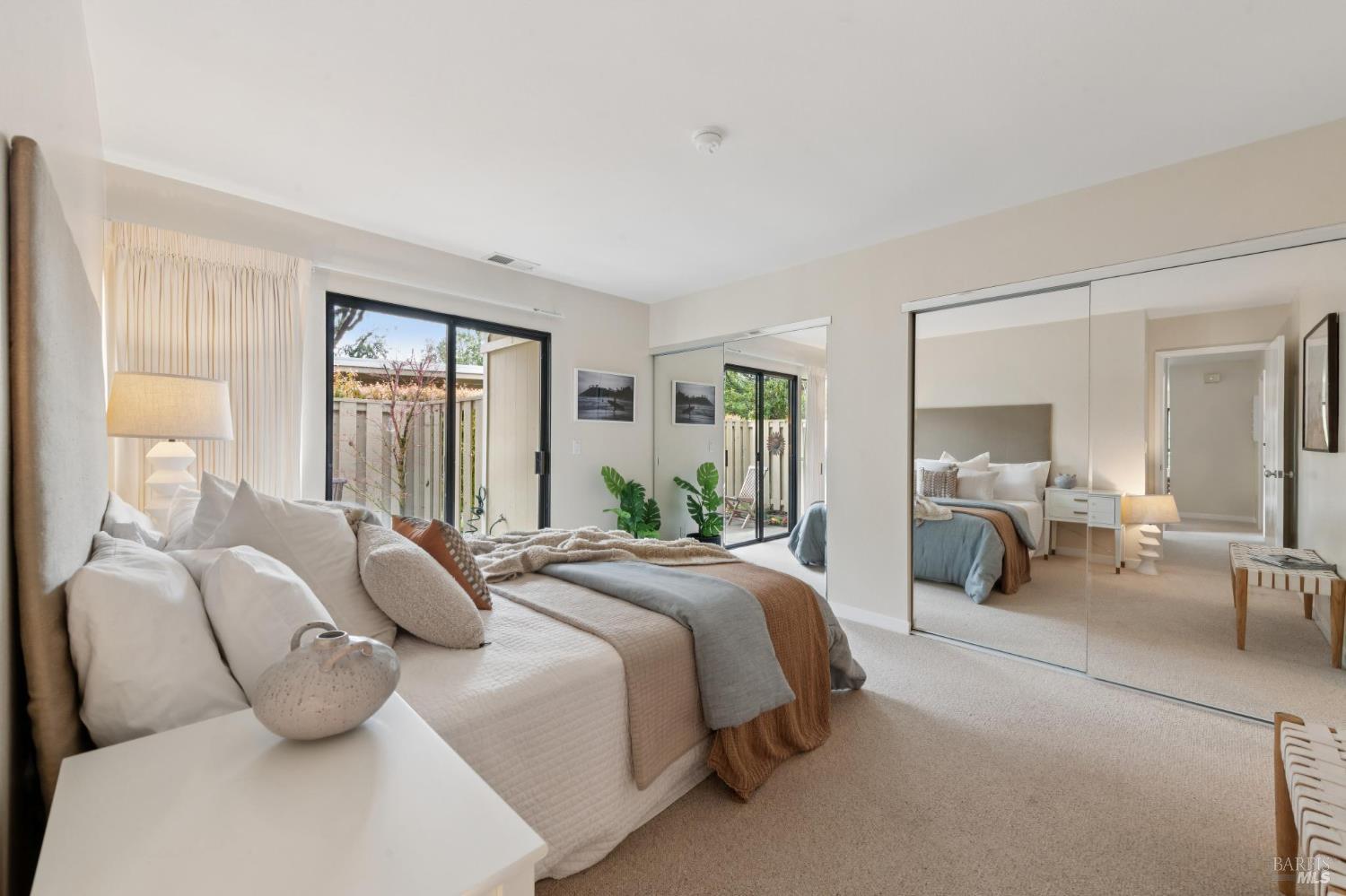 Detail Gallery Image 12 of 36 For 3 Fielding Cir, Mill Valley,  CA 94941 - 2 Beds | 2 Baths