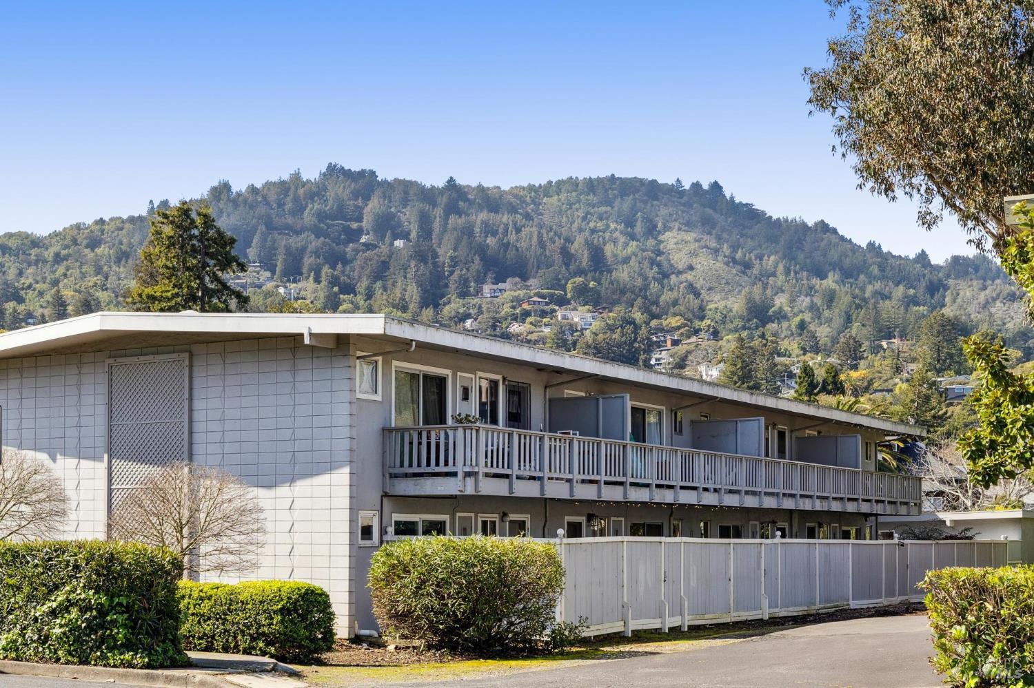 Detail Gallery Image 27 of 31 For 61 Pixley Ave #2,  Corte Madera,  CA 94925 - 2 Beds | 1 Baths