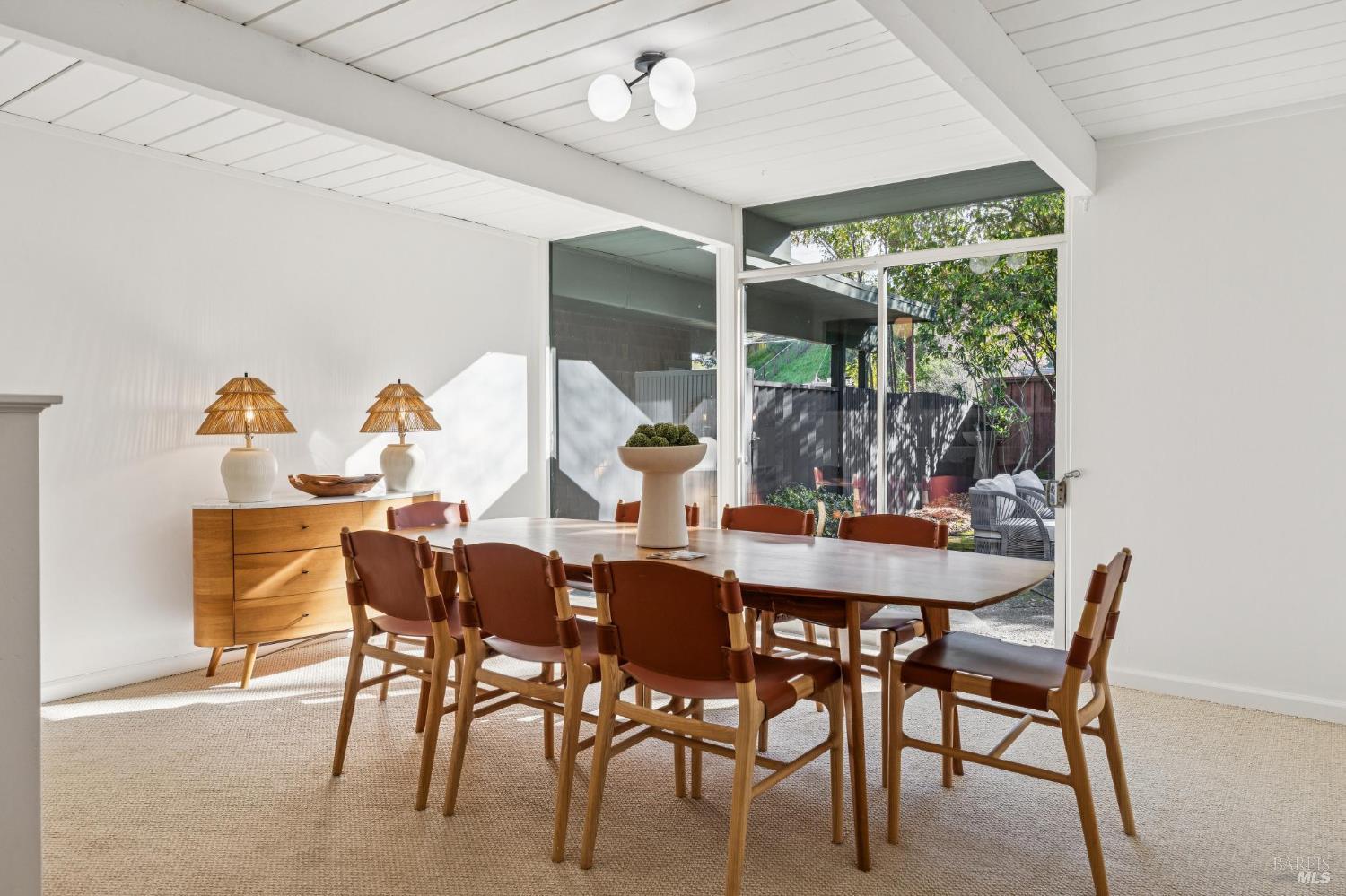 Detail Gallery Image 14 of 65 For 750 Montecillo Rd, San Rafael,  CA 94903 - 3 Beds | 2 Baths